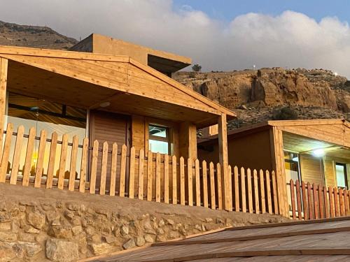 Dana Hotel | Dana Trail Cottages
