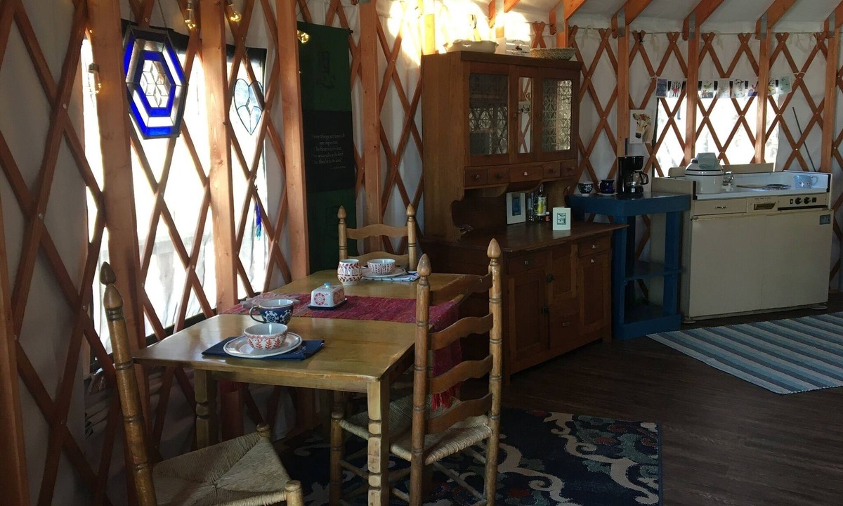 Gibbon Apartment | Dancing Crane Writing Center and Artist Retreat Eco Yurt