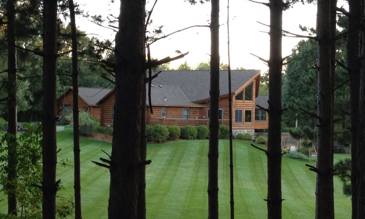 St. Joseph Cottage | DANCING PINES SUITE at Dancing Pines Retreat A Luxury Log Home & Pet Friendly.