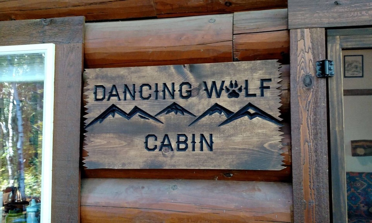 Winthrop House | Dancing Wolf Cabin: Two Bedroom