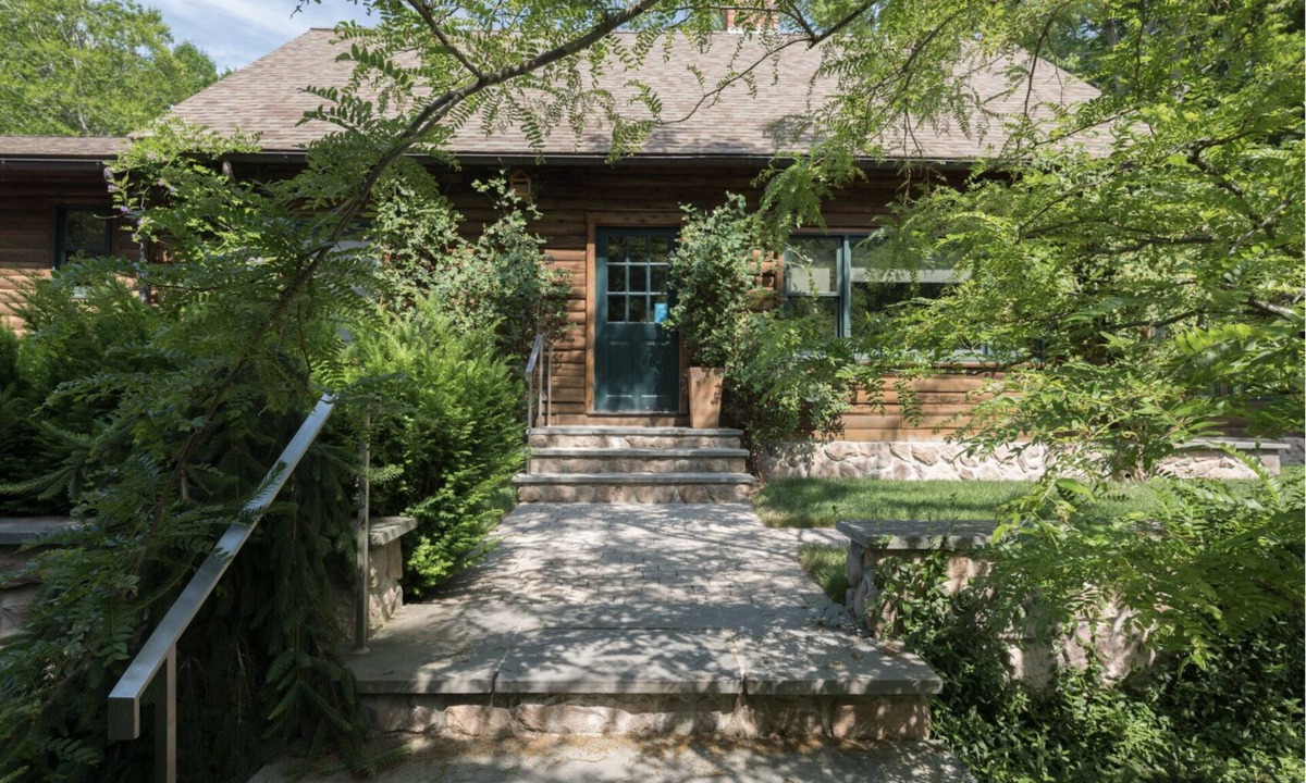 Killingworth Cabin | Daniel Boone meets Mid Century Modern Retreat