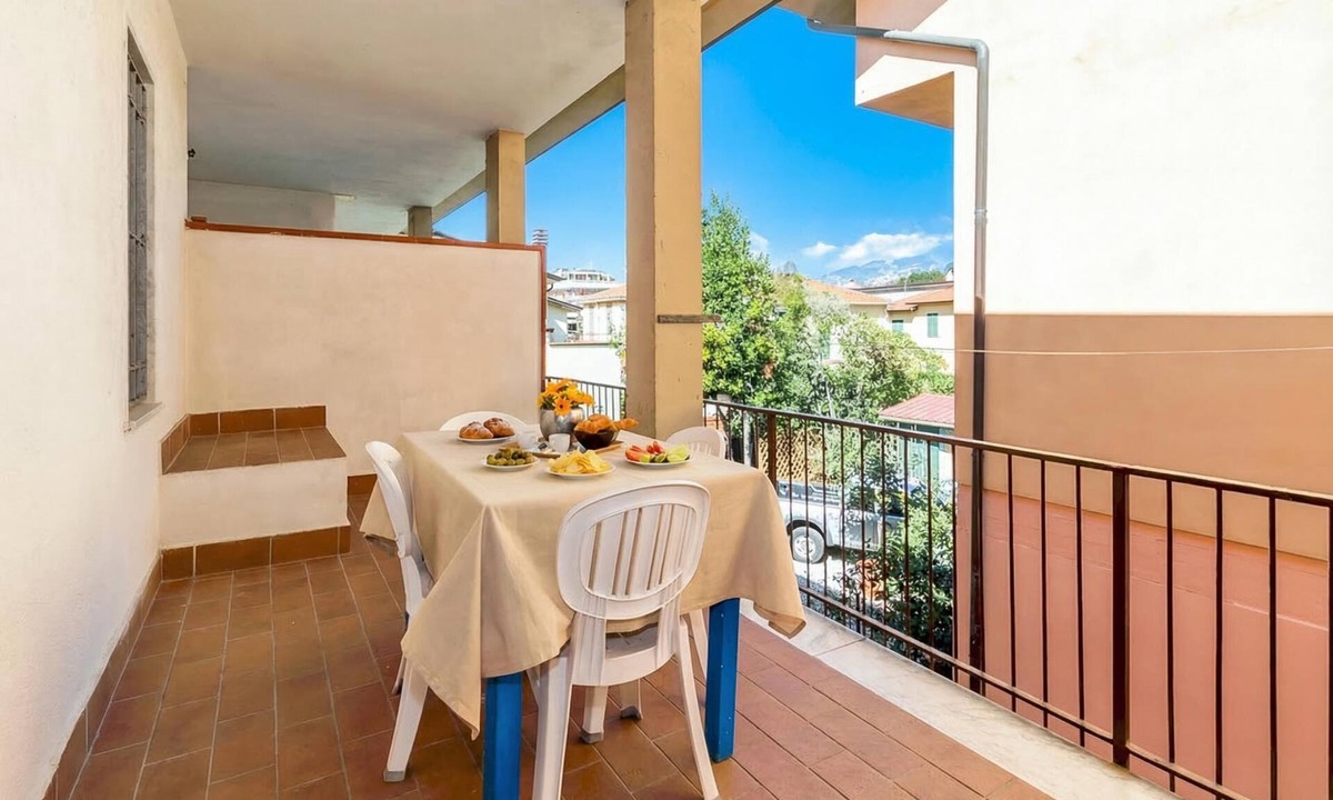Ronchi Apartment | Daniela 2 100m From Sea, Marina di Massa, Italy