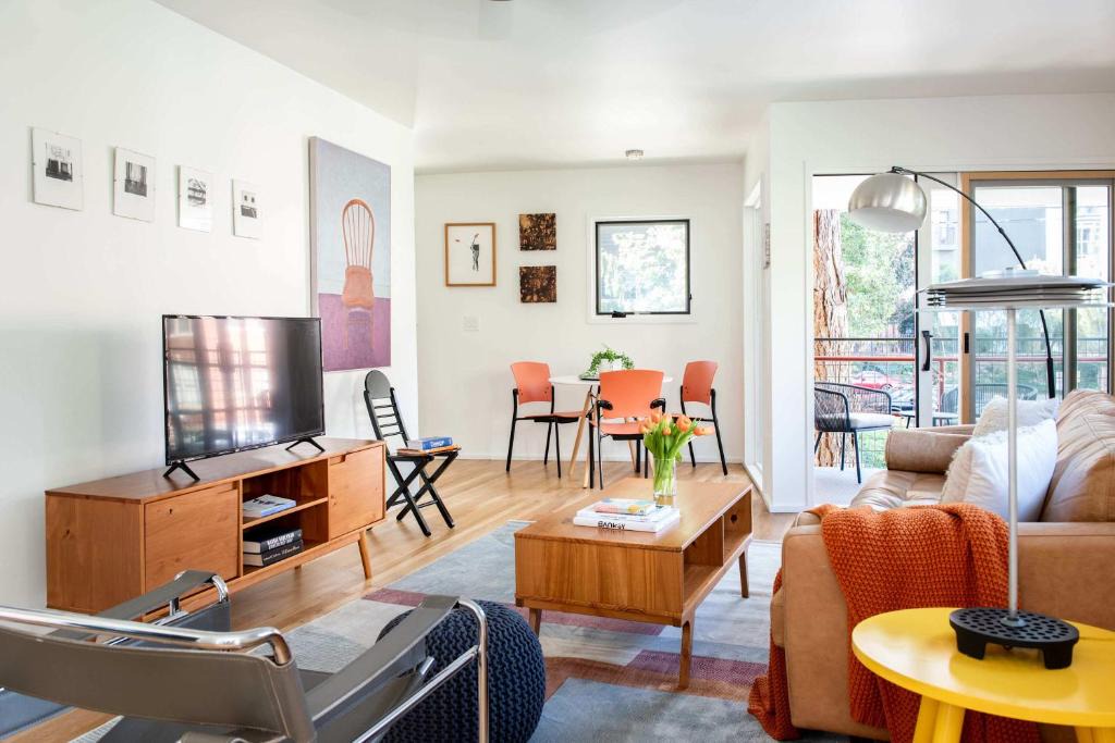 Midtown Apartment | Danish Dreamscape