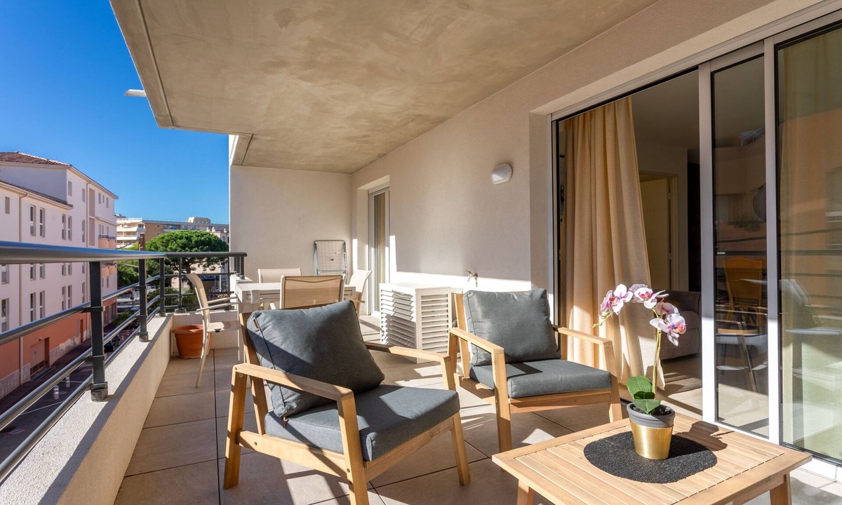 Frejus Plage Apartment | Dante’s Dream Apartment – Elegance and Tranquility near Fréjus Beach