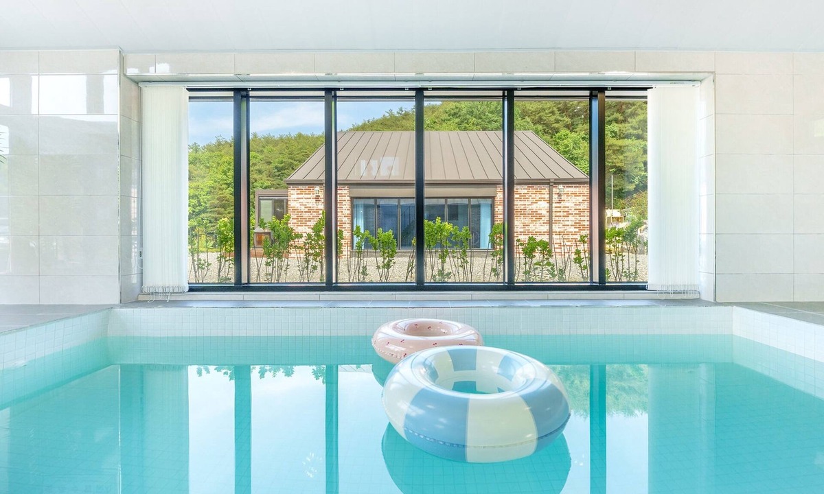 Danyang House | Danyang Dandelion Pool Villa