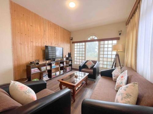 Darjeeling Apartment | Daphne House