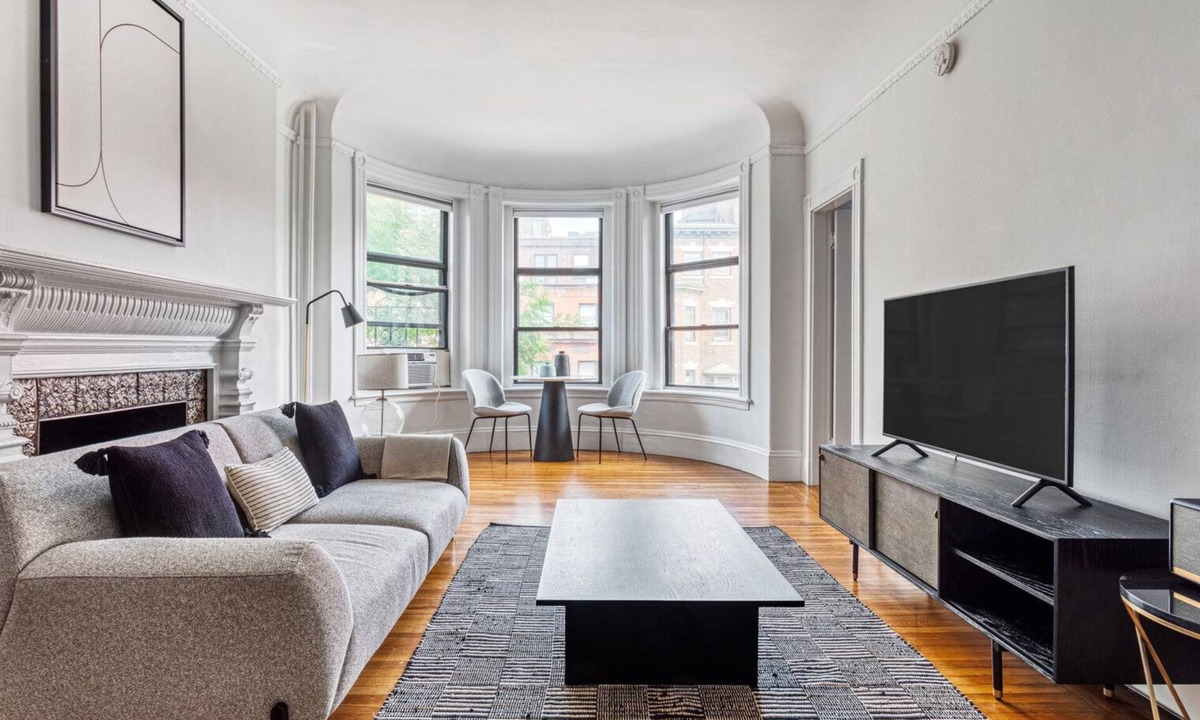 Back Bay West Apartment | Dapper Back Bay 1BR, Steps from Newbury St. and Esplanade by Blueground