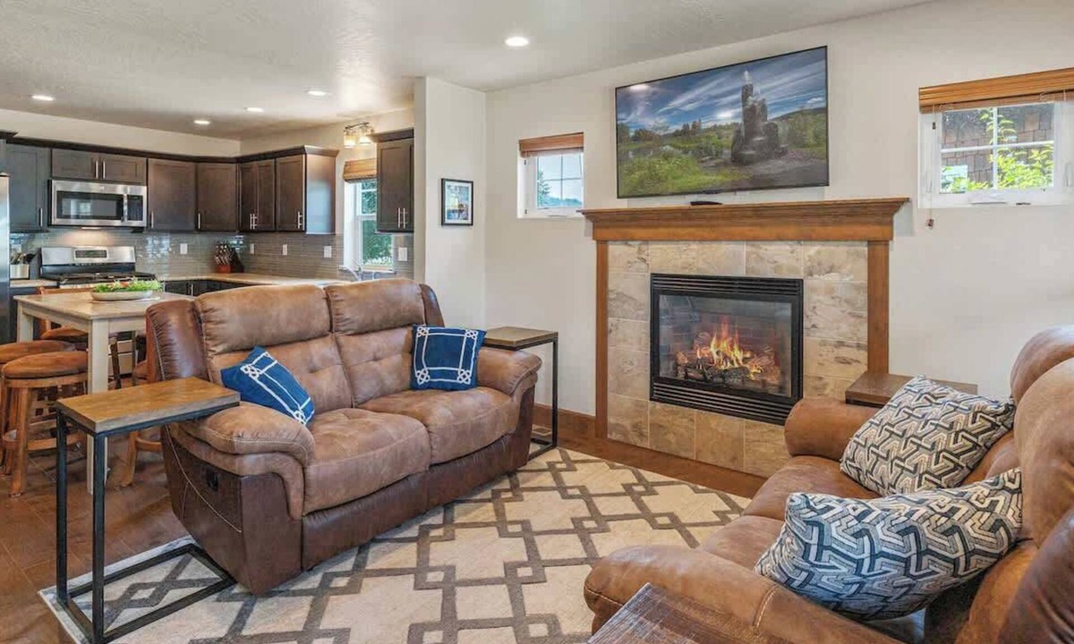 Dover Bay House | Darling Dover Sleeps 8 - Marina, beach, trails