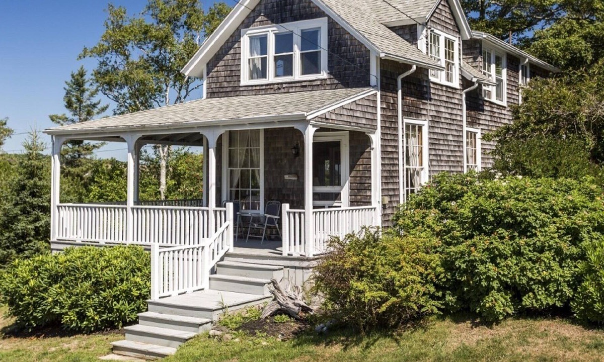 East Boothbay Cottage | Darling Rustic Ocean Point Cottage