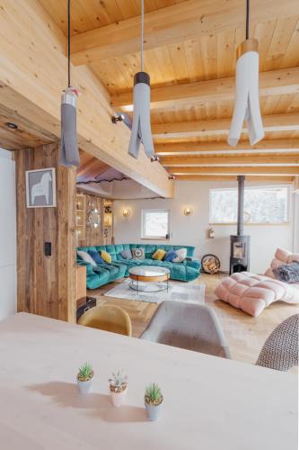 Medraz Apartment | Das Mountain Getaway - Luxury Penthouse Stubai Super Card