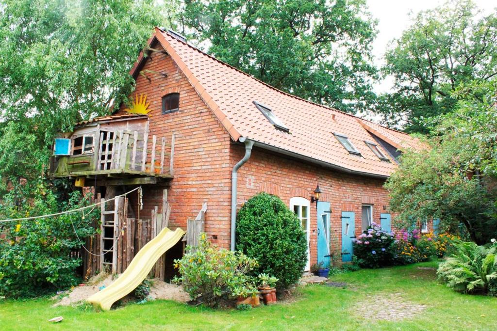 Bohlsen House | Dat Uhlenhus