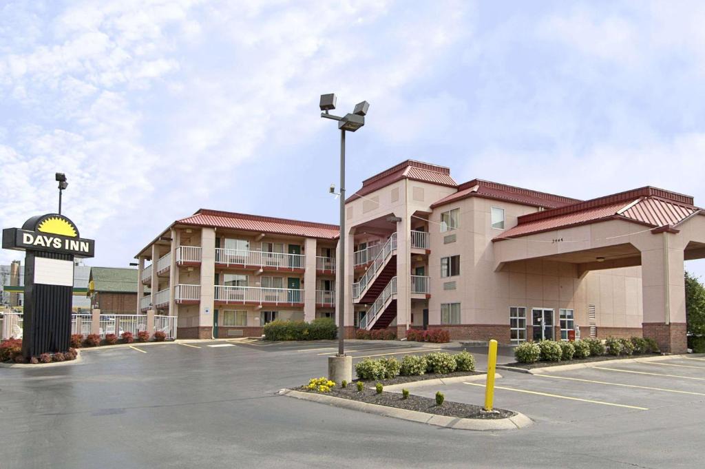 Nashville Hotel | Days Inn by Wyndham Airport Nashville East