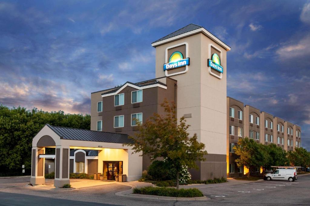 Eagan Hotel | Days Inn by Wyndham Eagan Minnesota Near Mall of America