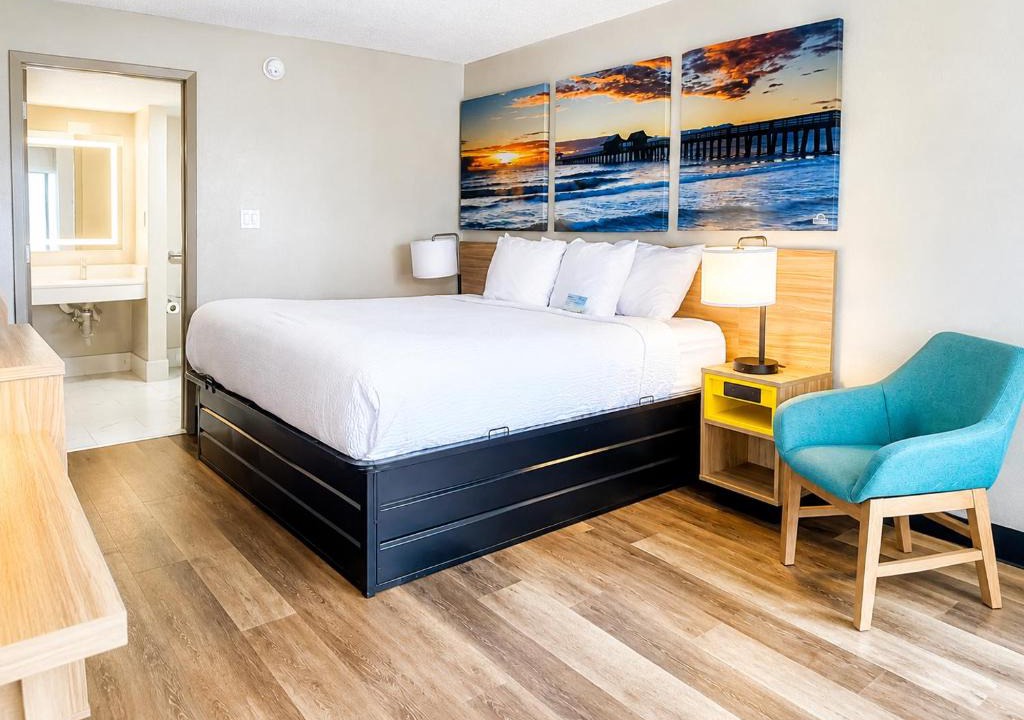 Biggar Hotel | Days Inn by Wyndham Fort Myers