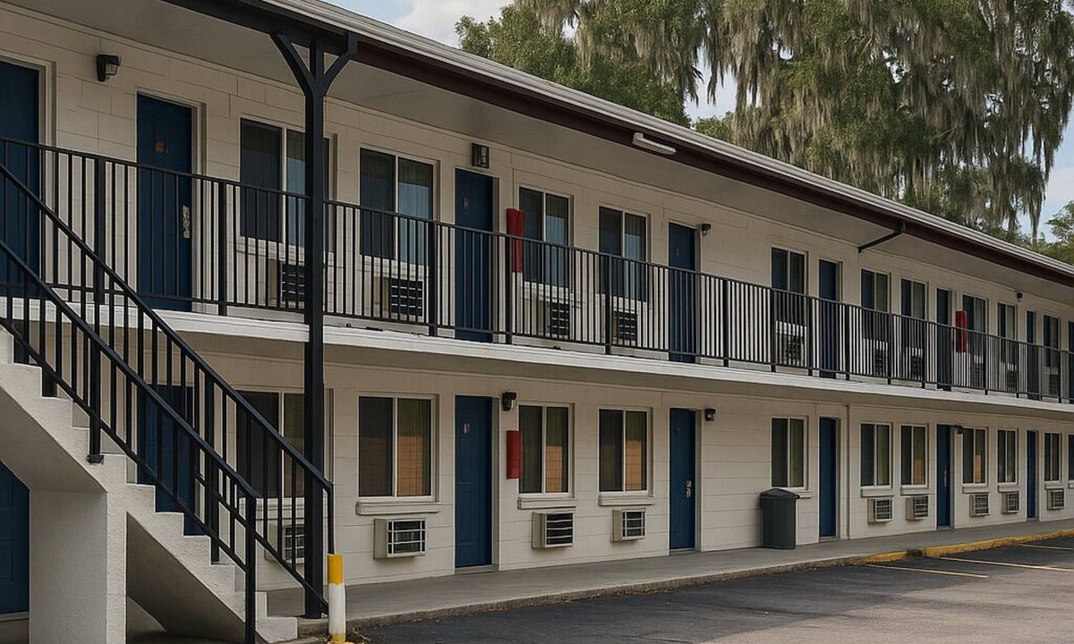 Gainesville Hotel | Days Inn by Wyndham Gainesville Hospital/University Area