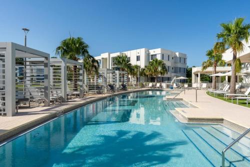 Daytona Beach Apartment | Daytona 2BR | Pool + Free Parking, Pets