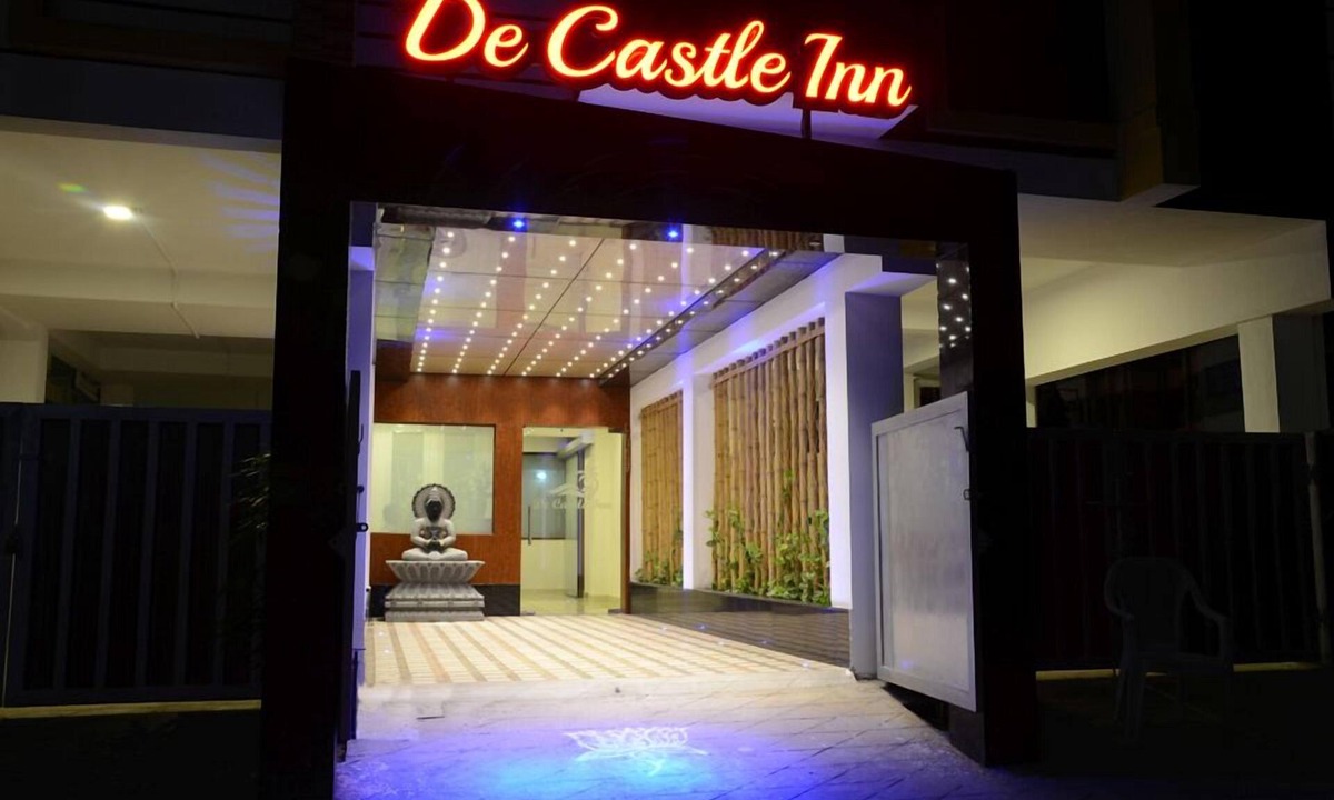 Porur Hotel | De Castle Inn