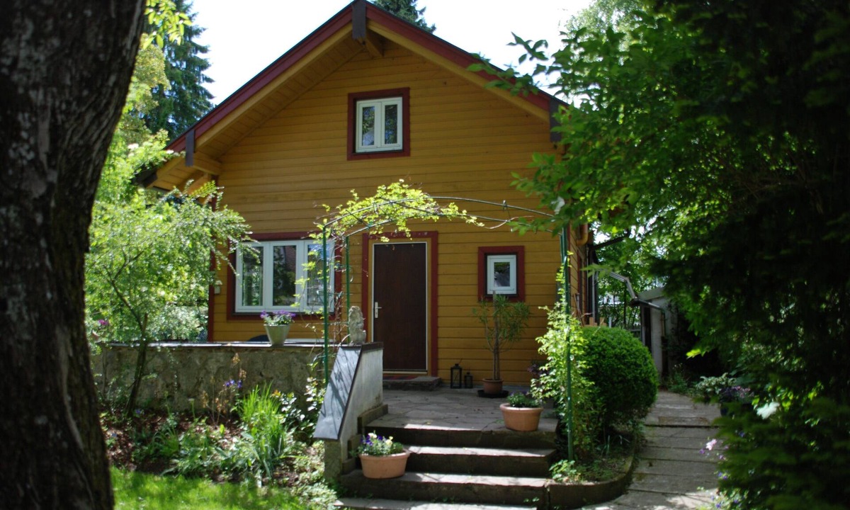Thalkirchen - Obersendling - Forstenried - Furstenried - Solln Apartment | Romantic apartment in a quiet location, close to city center and Oktoberfest.