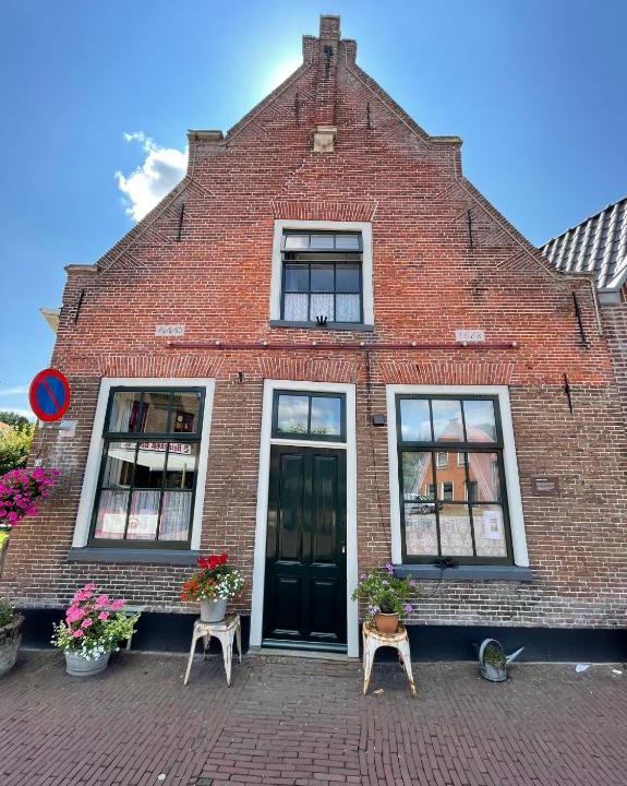 Vollenhove House | De Scheve Deur