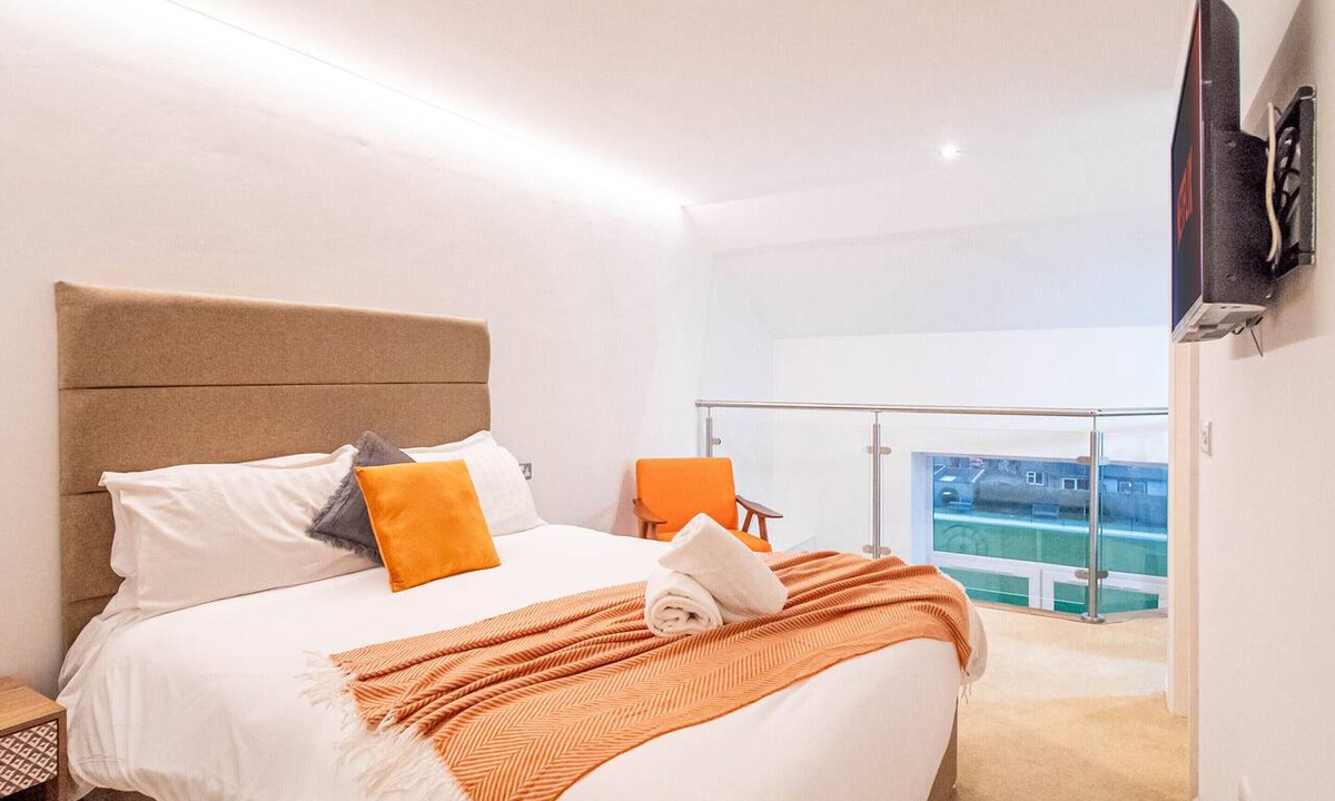 Kirkheaton Apartment | Dealhouse 1-Bedroom Ideal for Business & Leisure
