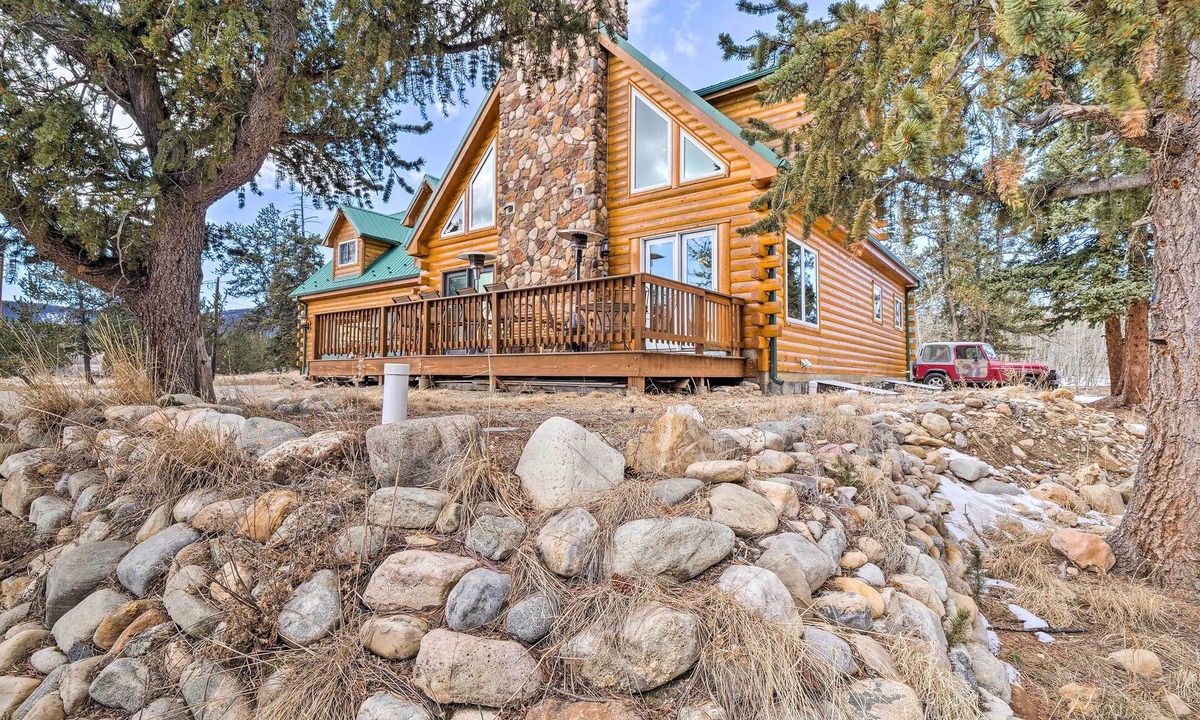 Warm Springs Cabin | Deck & Dry Sauna! Fairplay 'High Creek Hideaway'