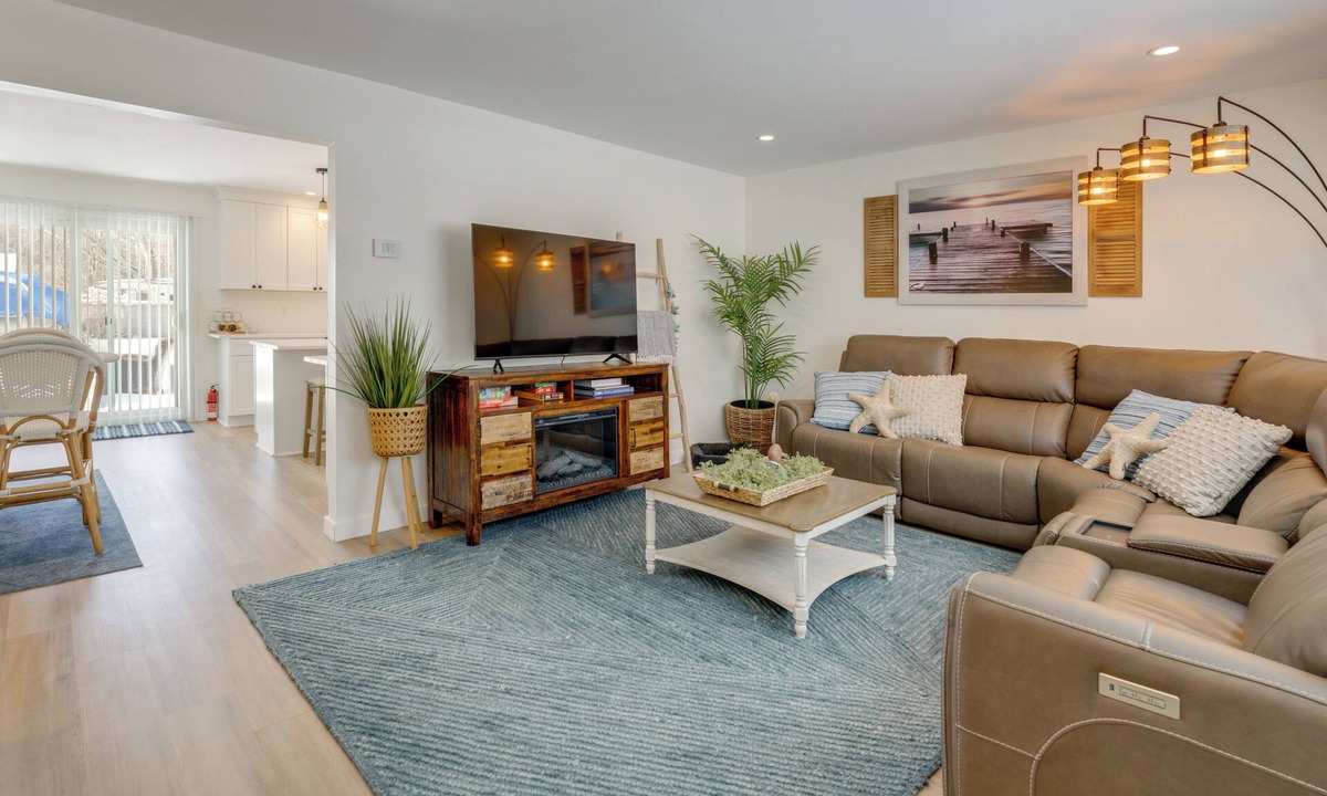 Caseville House | Deck, Fire Pit! Fully Updated Home Near Lake Huron