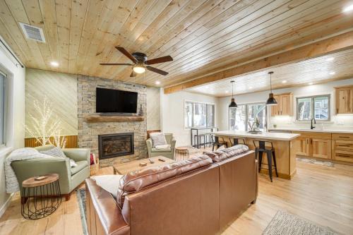 Munds Park House | Deck & Fire Pit: Modern Munds Park Retreat!