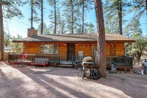 Payson House | Deck & Forest Views: ‘Black Bear Cabin' in Payson