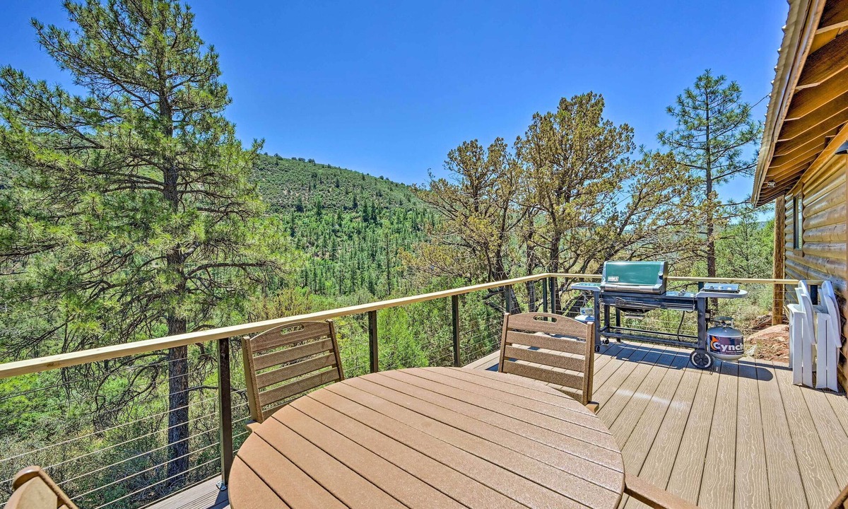 Payson Cabin | Deck & Mogollon Rim Views: Secluded Payson Cabin