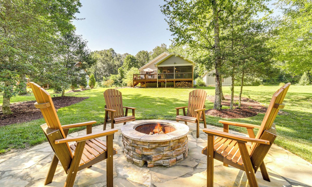 Cullowhee House | Deck + Mtn Views: Riverfront Cullowhee Home