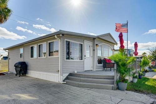 Fort Myers Beach House | Deck & Resort Perks: Home 3 Mi to Fort Myers Beach