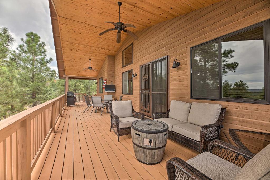 Sierra Pines House | Deck & Views: Dog-Friendly Cabin in Show Low!