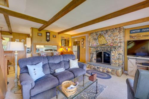 North Truro House | Deck w/Water View: Coastal Escape Near P-Town!