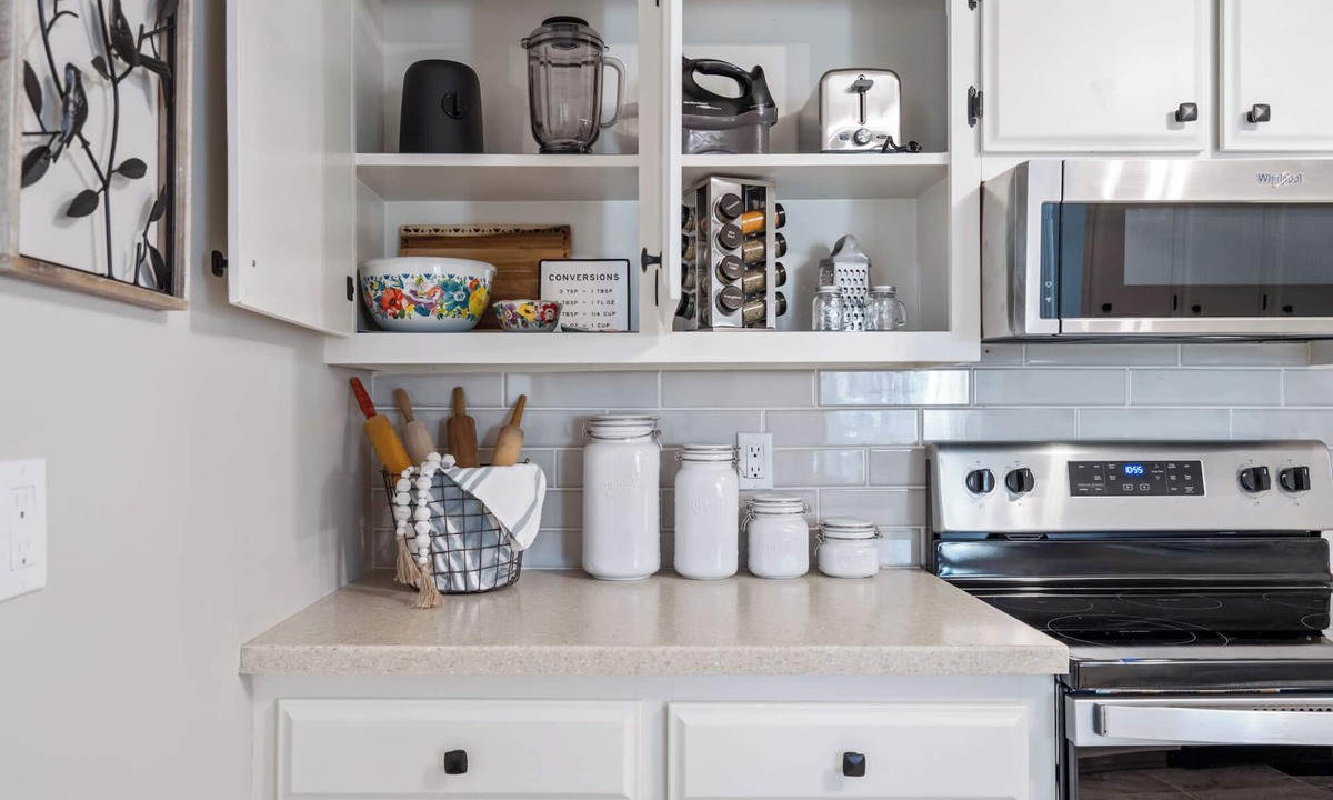 Cartersville Cottage | Decked Out Getaway Pine MTN Trail, Pet Friendly