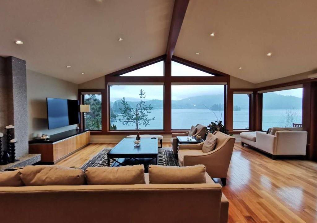 Dollarton Villa | Deep Cove Stunning Waterfront Whole House