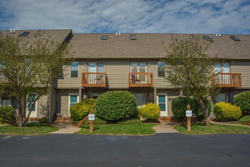 McHenry House | Deep Creek Village #20