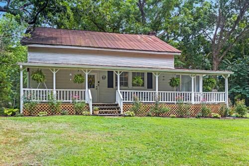 Kingston Springs House | Deep Roots Retreat Historic Kingston Springs Home Pets Welcome Near Nashville