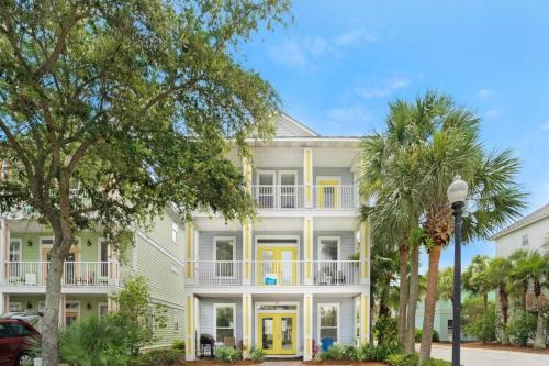 Villages of Crystal Beach House | Deja Blue- Pet friendly- Pool front