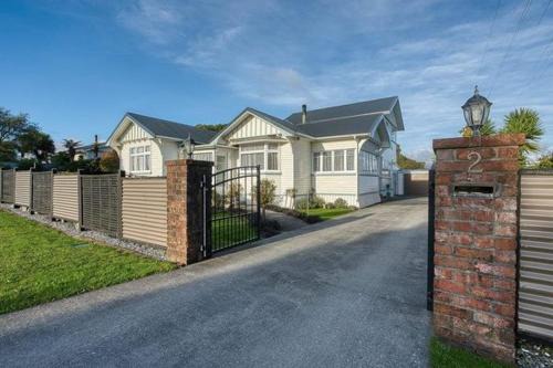 Hokitika Apartment | Delight On Dalton