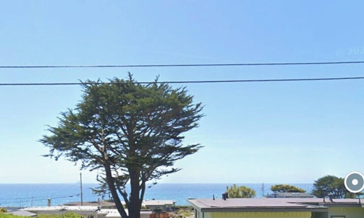 Bodega Bay Cottage | Delightful 2-bedroom occuan view cottage , 5 minutes walk to the beach