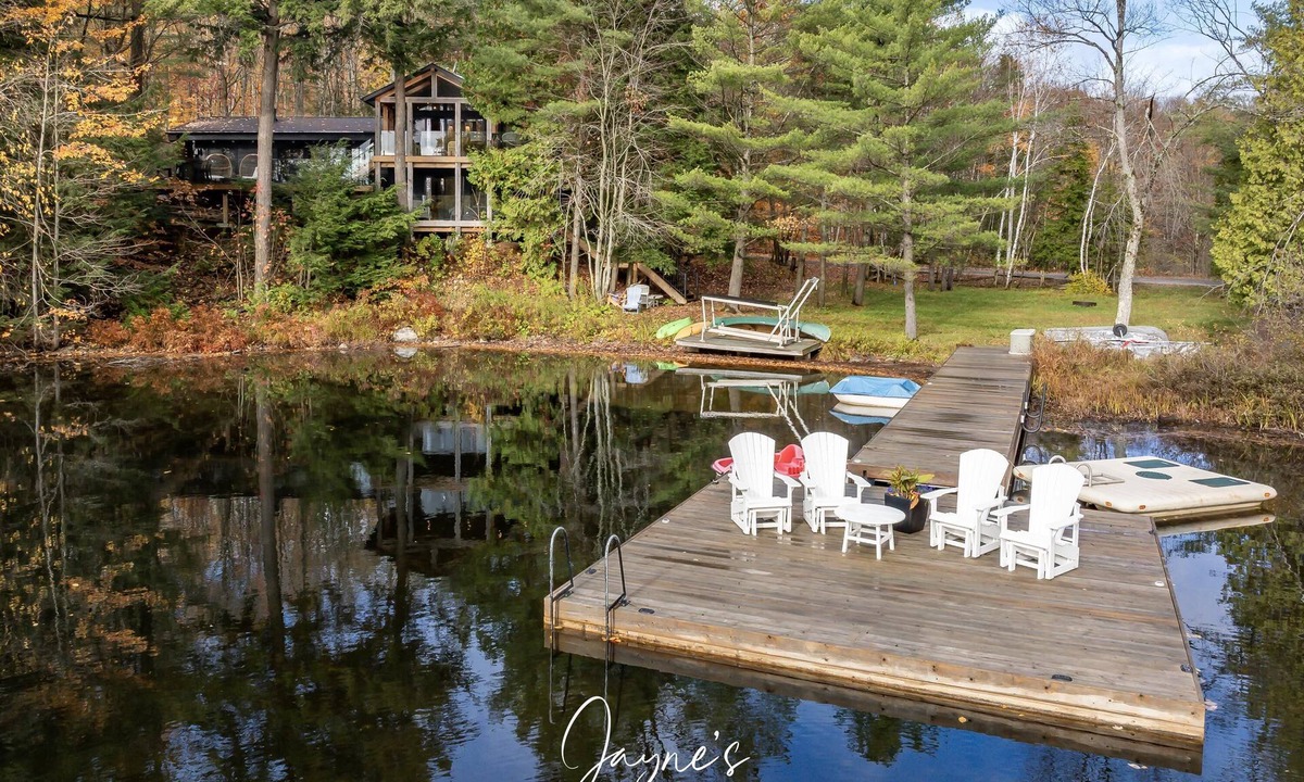 Muskoka Lakes Cottage | Delightful 4 bed 2 bath on Bass Lake