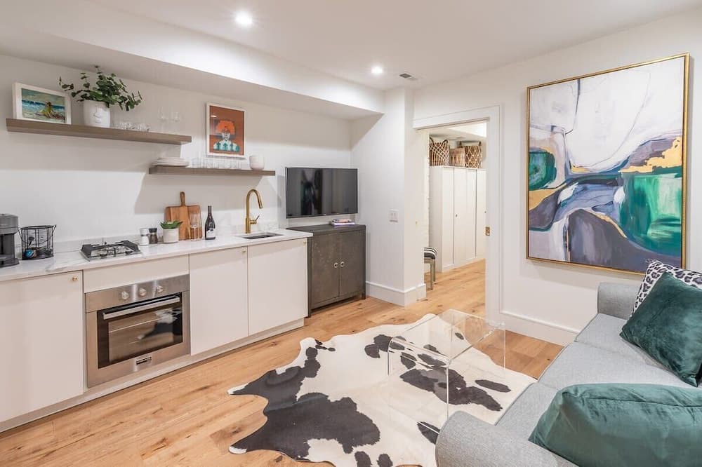 Dupont Circle Apartment | Delightful Apt in the Heart of Dupont!