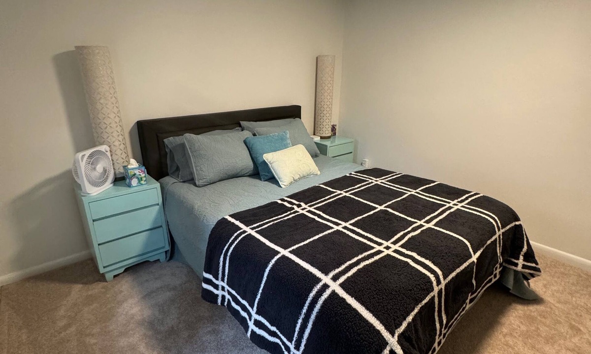 Roanoke Apartment | Delightful Duplex in Roanoke- Close to the Hospitals and Pet friendly!
