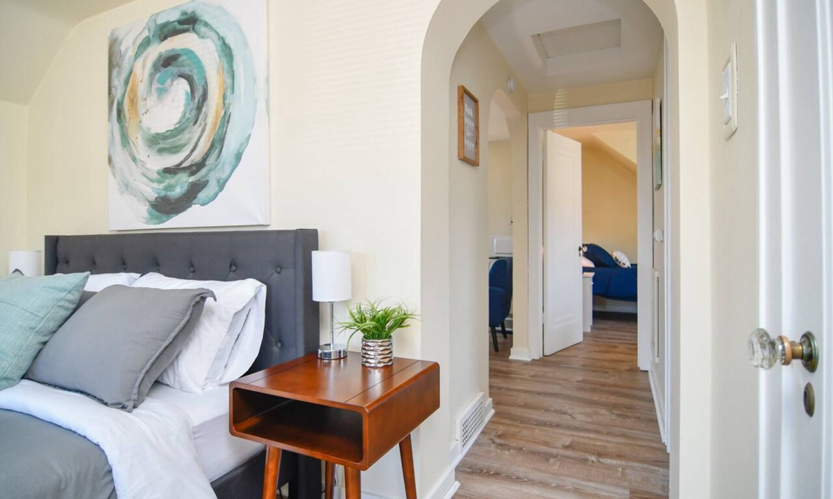 Manitowoc Apartment | Delightful Duplex on 29th St Upper