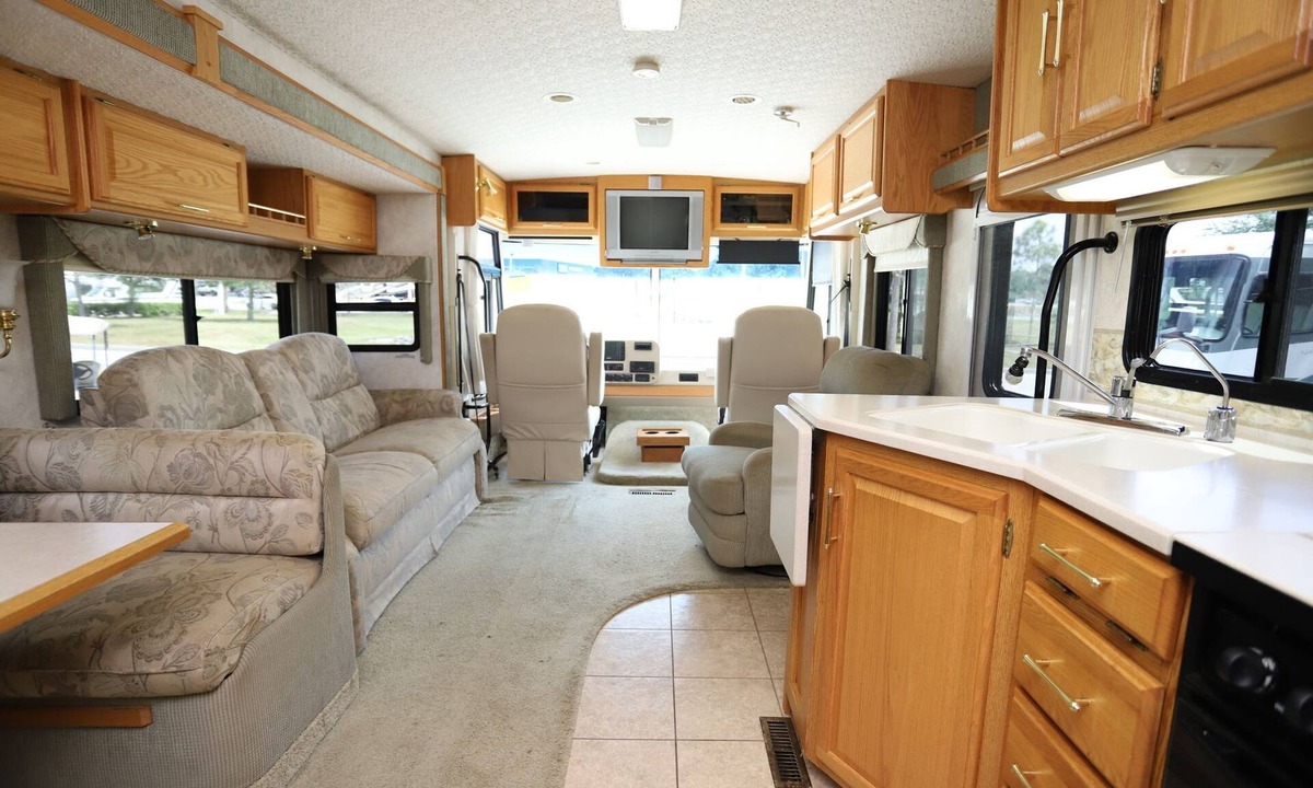 Rough and Ready House | Delightful Motor Home w/ AC in a very private, quiet location in Rough and Ready
