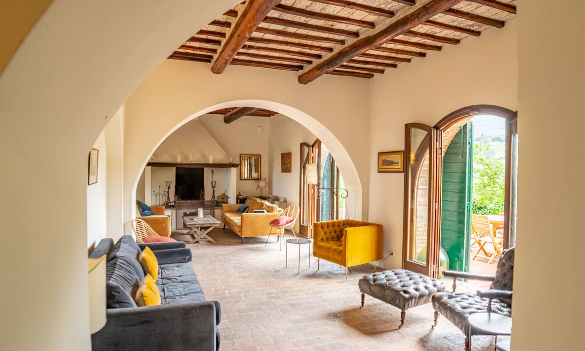 Cetona House | Delightful secluded Tuscan farmhouse with pool, near the hilltop town of Cetona.