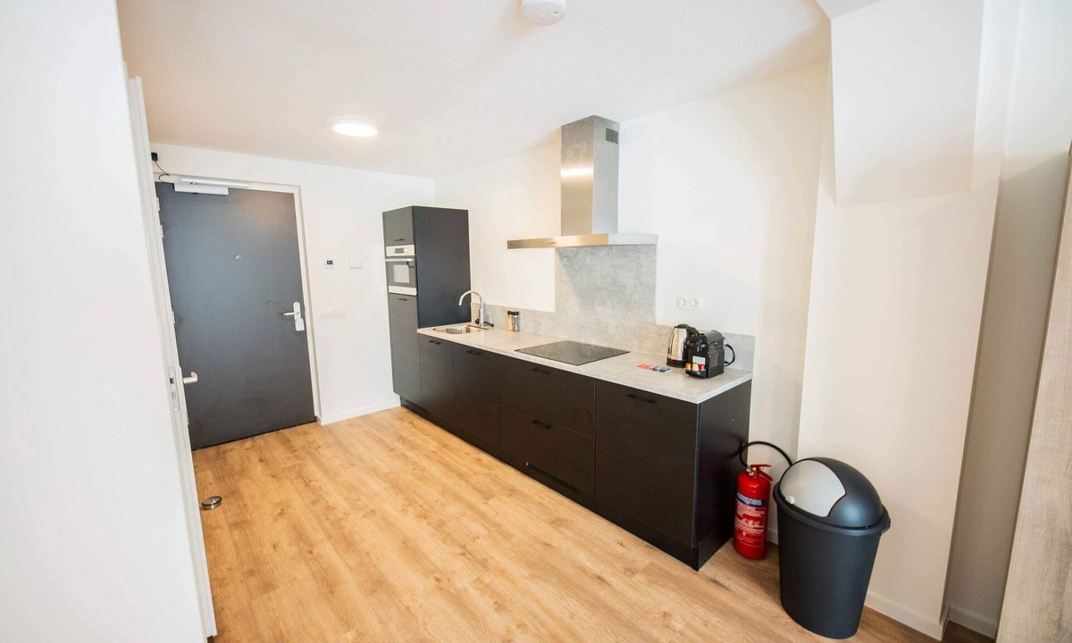 Kop van Zuid Apartment | Delightful serviced studio 45m2 -PRH14D-