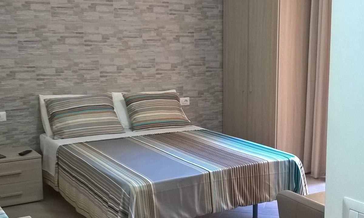 Zona LIII Tomba di Nerone Apartment | Delightful studio apartment with balcony - Holiday Home in Rome