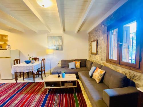Galaxidi House | Delphi View!