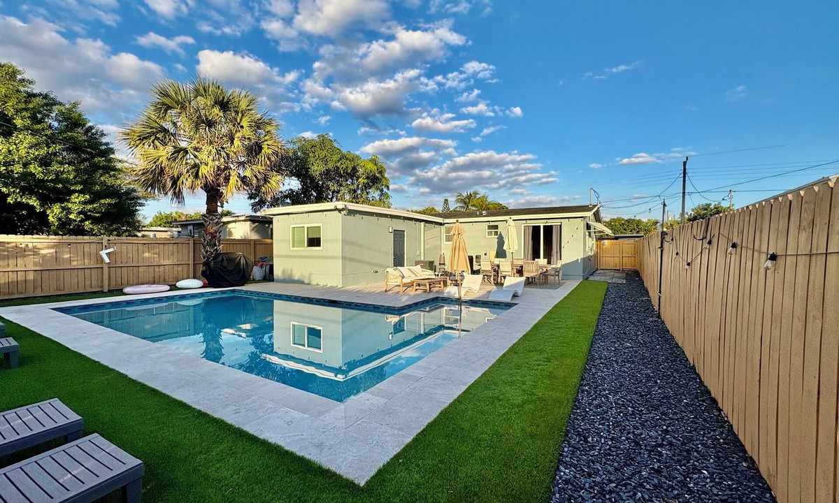 Lake Ida Shores House | "Delray Drift". Charming 3-bedroom house in Downtown Delray.